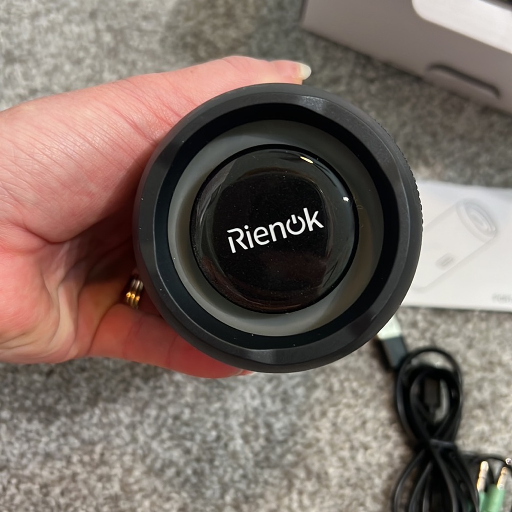 Rienok S1 Mini Black Waterproof Bluetooth Portable Speaker System - Picture 5 of 7